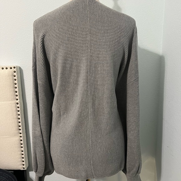 Sweater - Picture 4 of 5